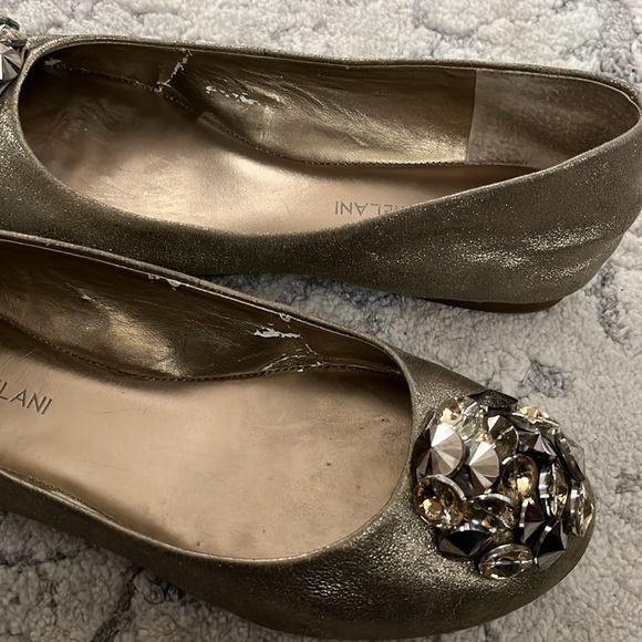 Antonio Melanie gold flats with round jeweled detail Size 7.5M - Picture 13 of 17